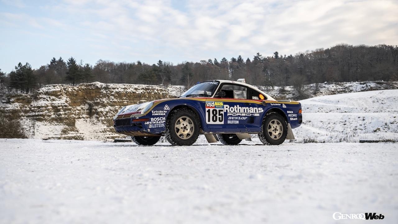 ジャッキー・イクスにより、実走行テストが行われたポルシェ 959 パリ・ダカール。