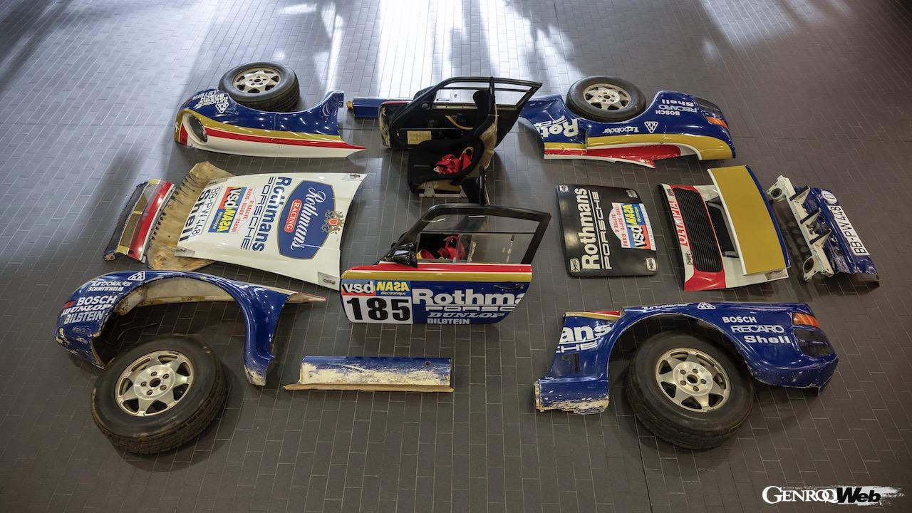 完全に分解、オーバーホールされた、ポルシェ 959 パリ・ダカール。