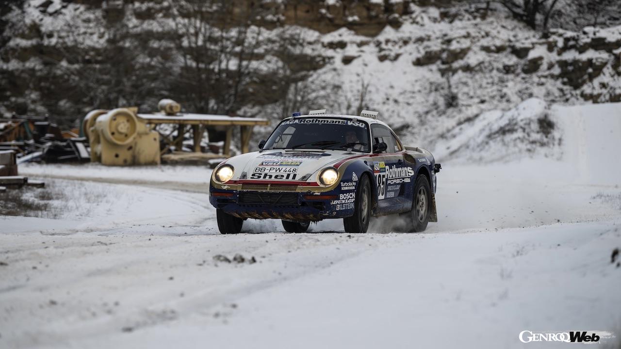 ジャッキー・イクスにより、実走行テストが行われたポルシェ 959 パリ・ダカール。