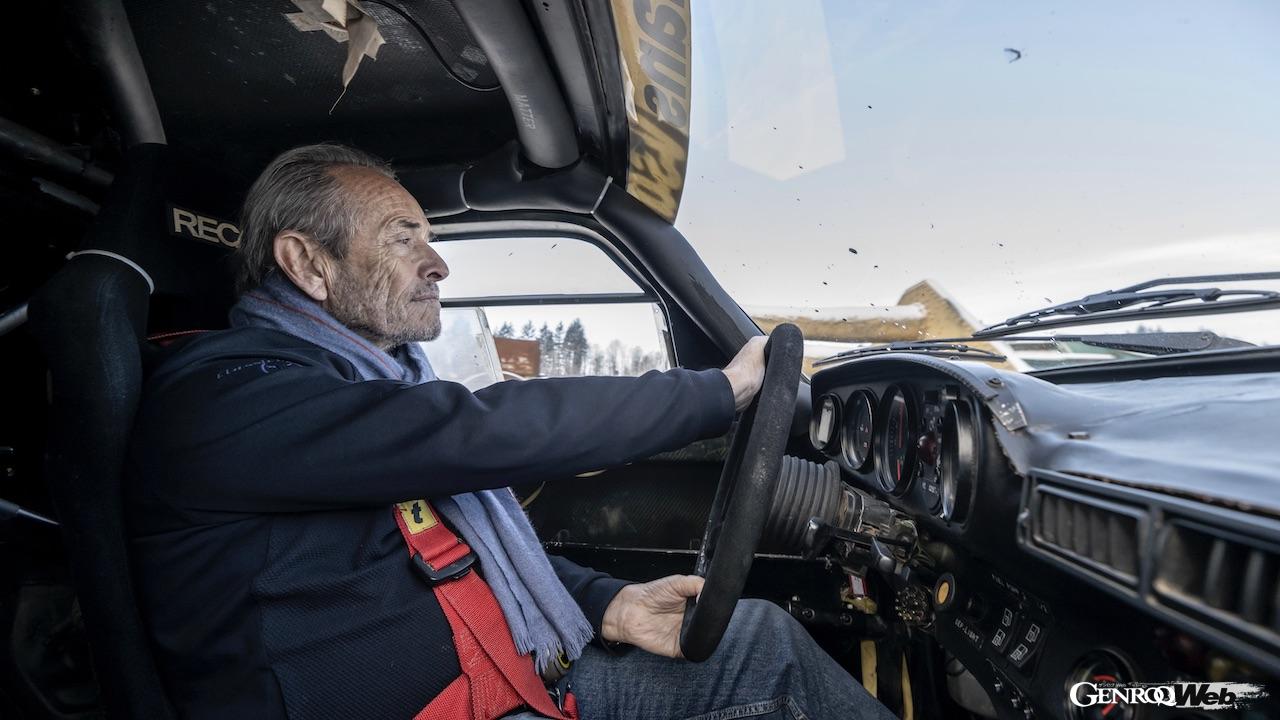 レストアが完了したポルシェ 959 パリ・ダカールをドライブした、ジャッキー・イクス。