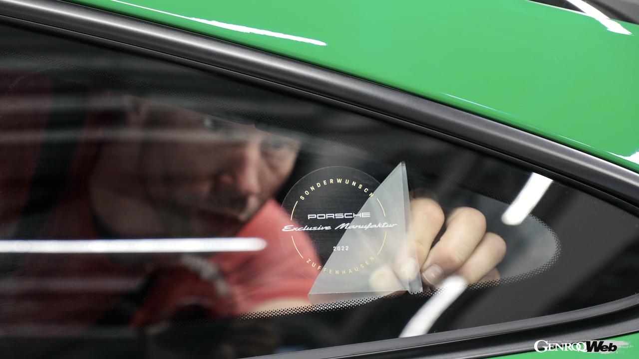 ポルシェはカラーオプションを重要な差別化要素と考えており、2021年に、「ペイント・トゥ・サンプル」と「ペイント・トゥ・サンプル・プラス」を導入した。
