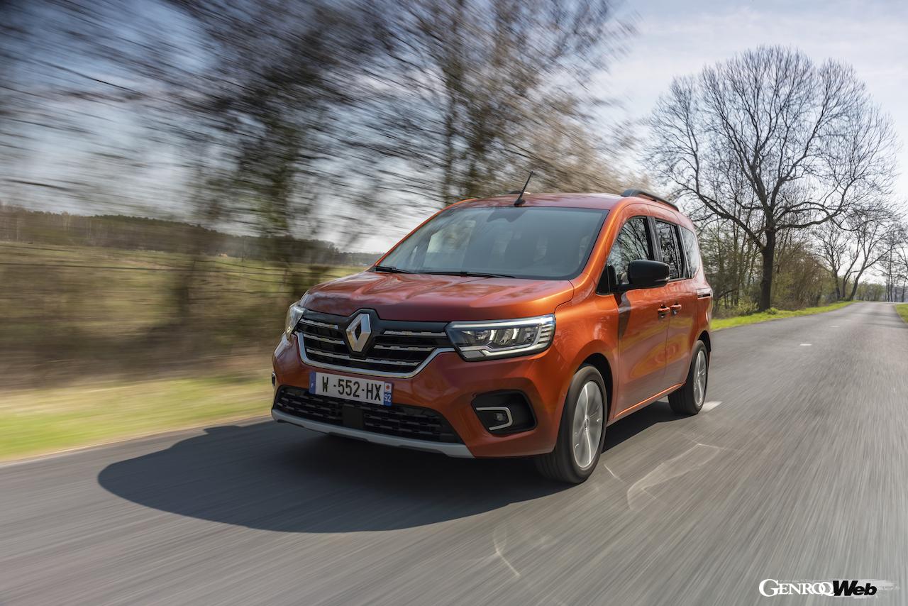 パワーユニットは1.3リッター直列4気筒ガソリンターボと、1.5リッター直列4気筒直噴ディーゼルターボの2種類をラインアップする。