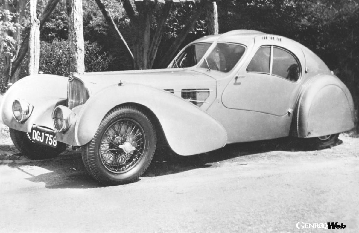 1935年型の「T57SCアトランティック」。3.3リッター直列8気筒DOHCスーパーチャージャー付きエンジンを搭載する。