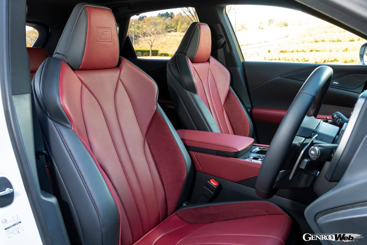 レクサスRX、メルセデスAMG GLEともにプレミアムSUVとして納得のクオリティを持つ。