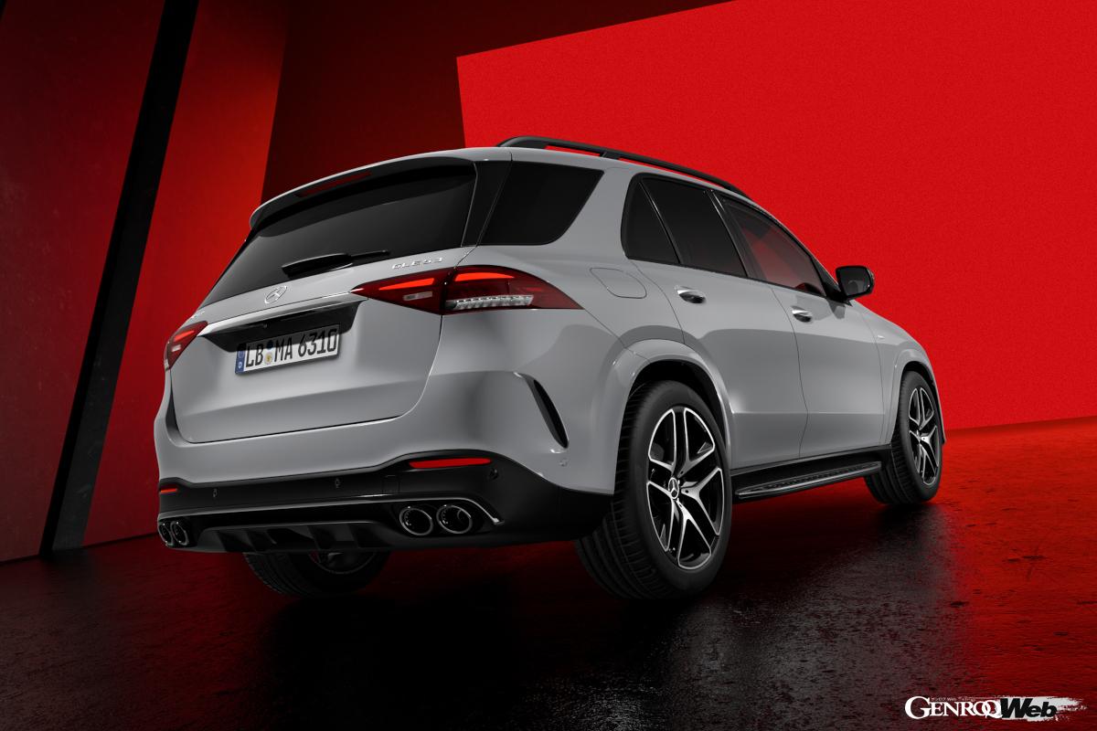 GLEはRXよりも全長で60mm、全幅で100mm、全高で80mmも大きい。GLEに3列目シートが設置されているのも納得だ。