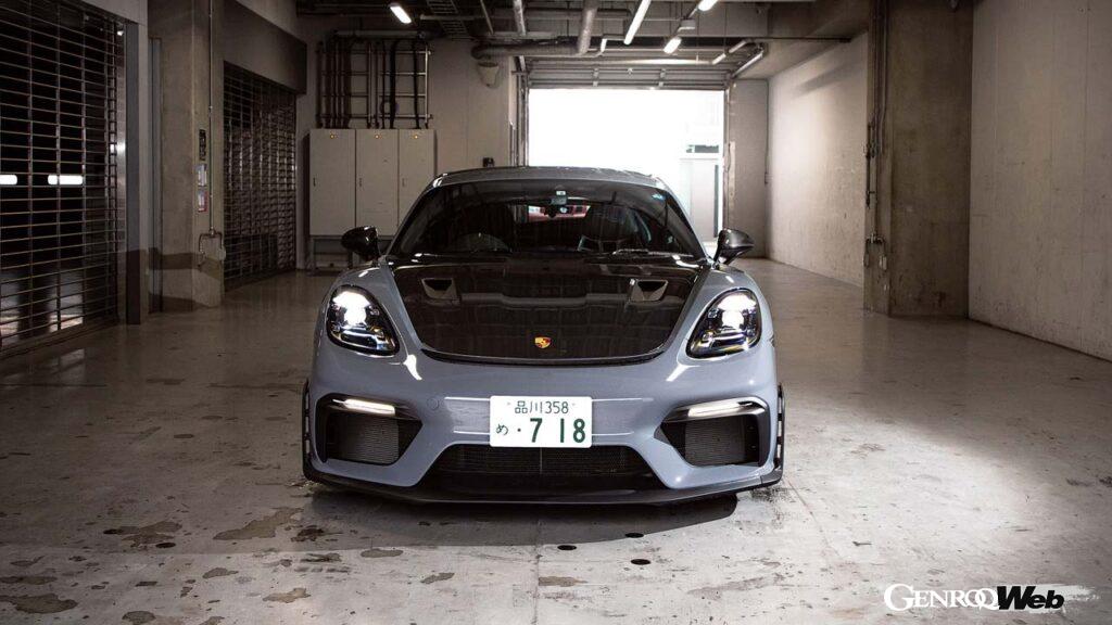 この日の富士スピードウェイは、霧がかかった富士ウェザーというべきコンディション。雨の量は少なく、コース上に大きな川はなさそうだが、気温が低いウエットコンディションなので、タイヤのウォームアップが重要だ。