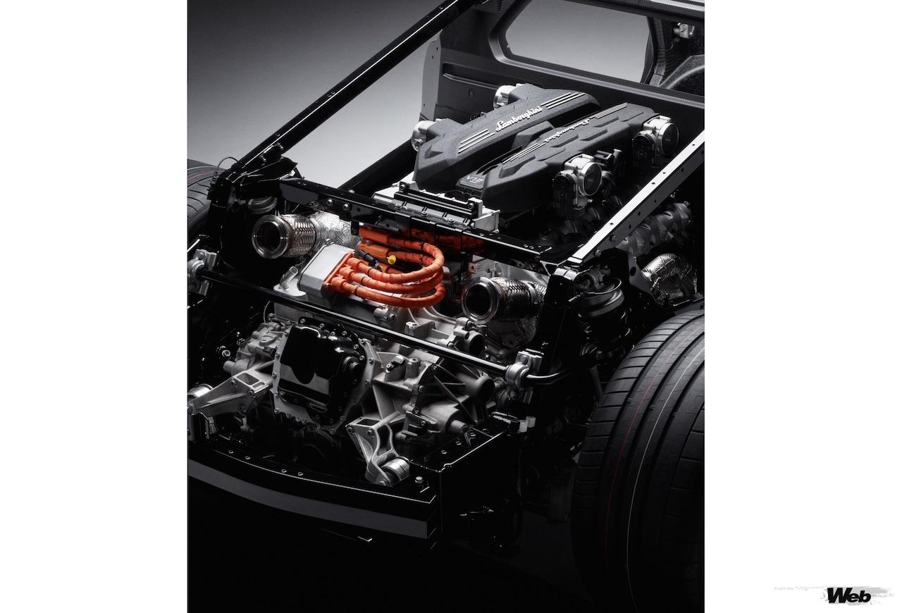 ランボルギーニ初のハイパフォーマンス・プラグインハイブリッド「LB744」に搭載される、6.5リッターV型12気筒エンジン。