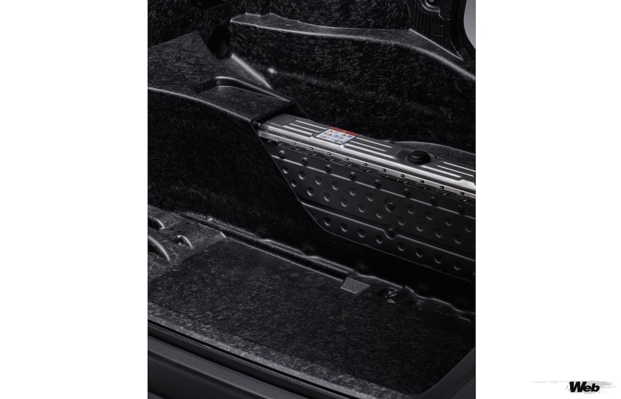 ランボルギーニ初のハイパフォーマンス・プラグインハイブリッド「LB744」に搭載される、リチウムイオンバッテリー。