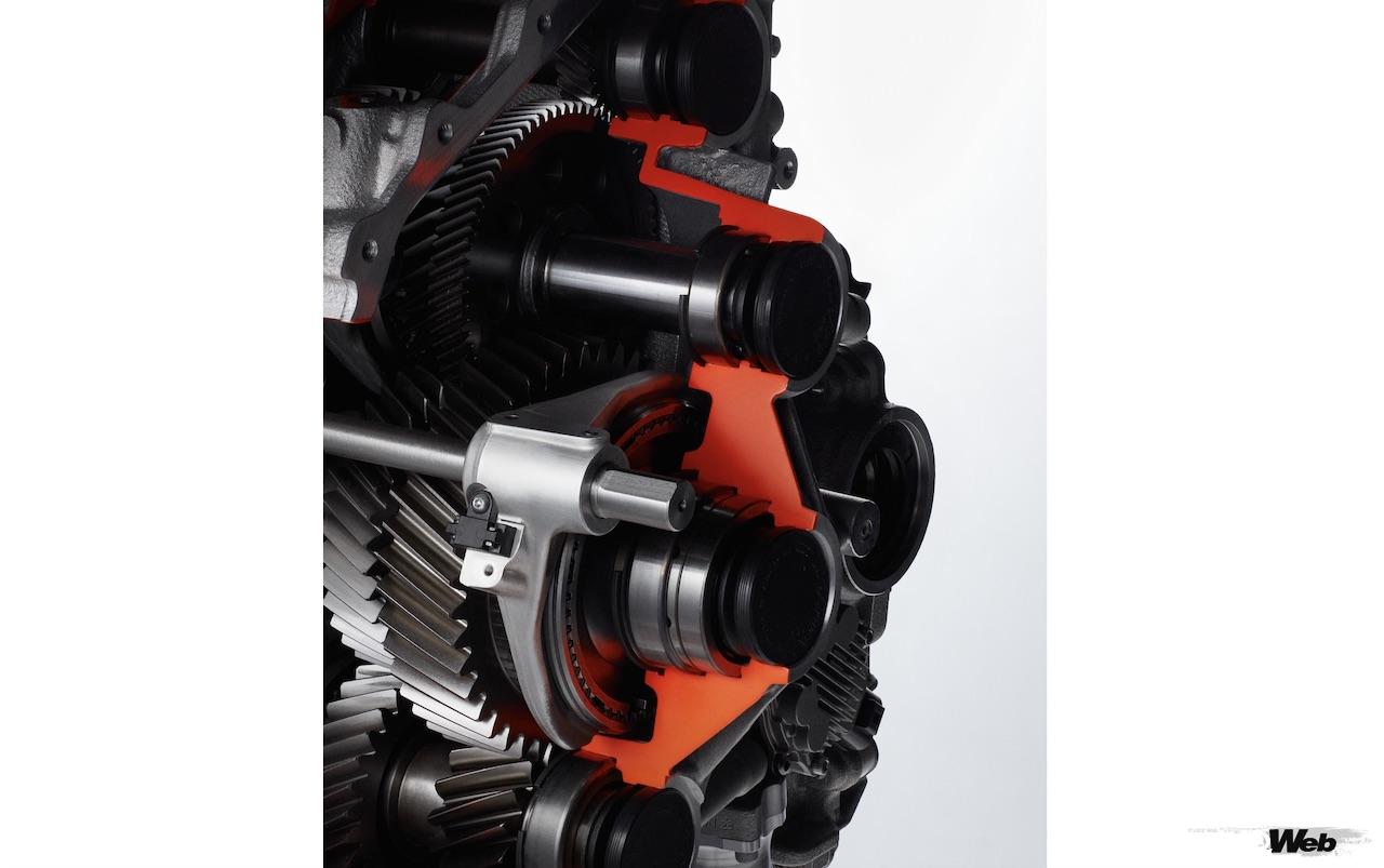 ランボルギーニ初のハイパフォーマンス・プラグインハイブリッド「LB744」に搭載される、8速DCT。