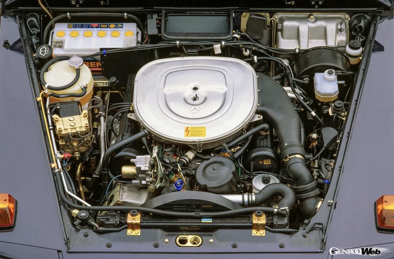 心臓部に搭載されるのは、AMGの協力を得て開発された5.0リッターV型8気筒ガソリンエンジン。最高出力は243PSを発揮する。