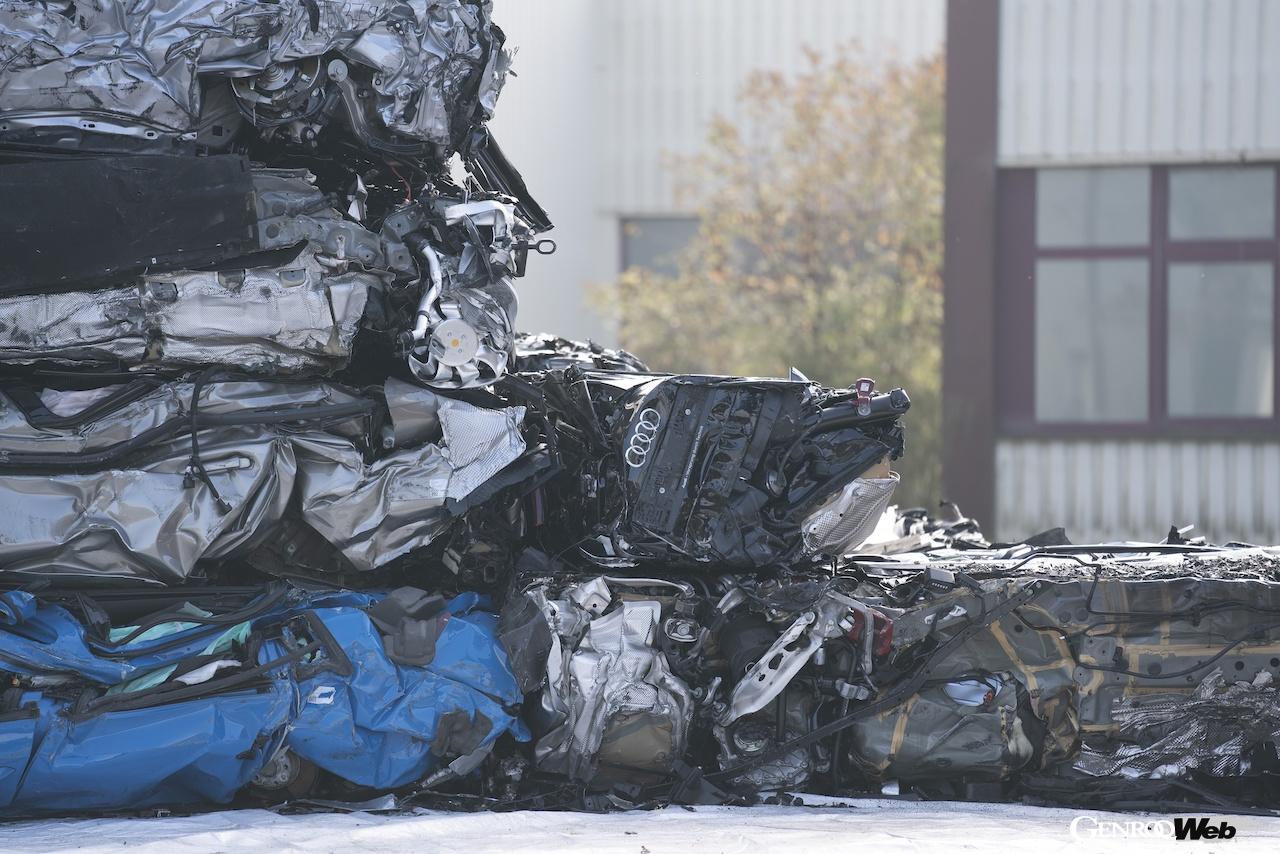 マテリアルループでは、100台のアウディを解体し、様々な素材がどのように活用できるか、徹底的に検討されている。