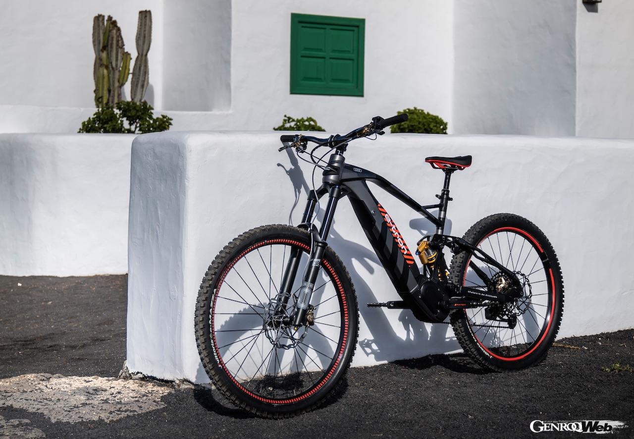 アウディらしいエクステリアが採用された、電動MTB「アウディ エレクトリック マウンテンバイク」。