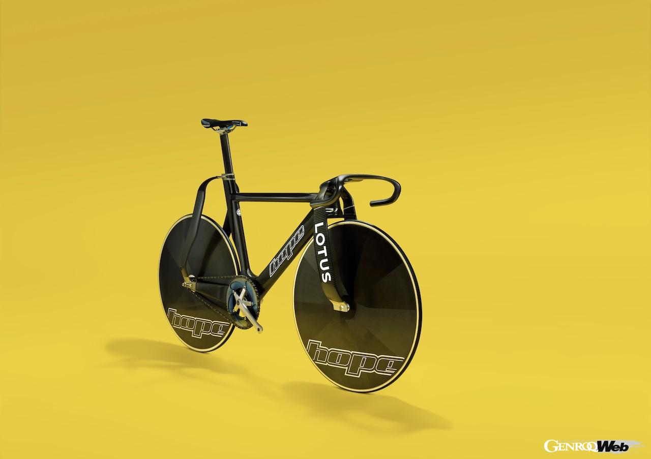 英国自転車競技ナショナルチームは、2024年に開催されるパリ・オリンピックの自転車競技において、ロータス・エンジニアリングとホープ・テクノロジー社が共同開発したトラックバイクを使用することを発表した。