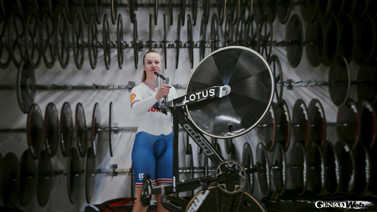 英国自転車競技ナショナルチームに所属する、ジェス・ロバーツ。