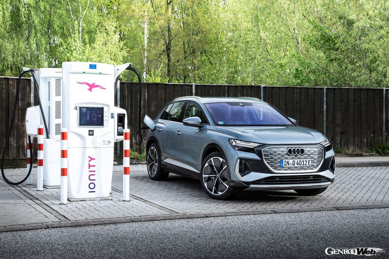 2022年モデルまでの「Q4 e-tron／Q4 スポーツバック e-tron」に、ソフトウェアの最新バージョン「3.2」が導入された。
