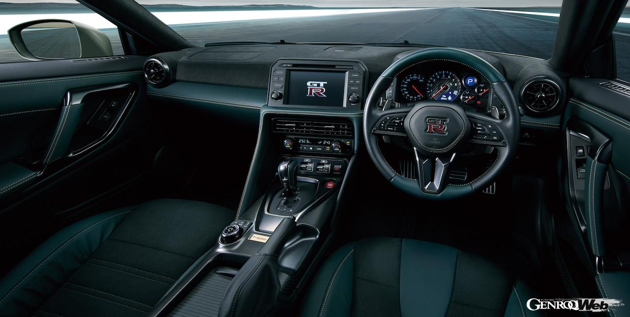 「日産 GT-R」2024年モデルのインテリア。