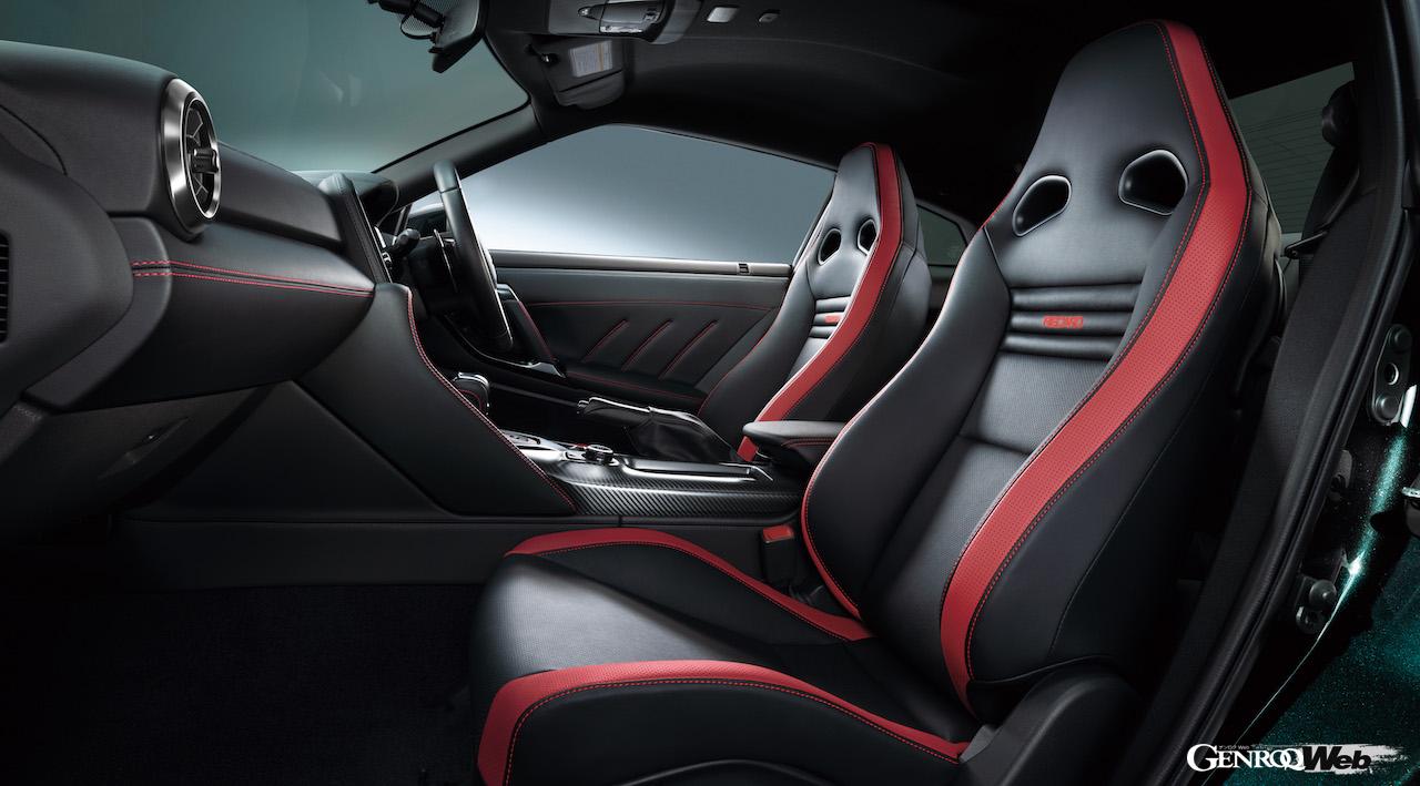 「日産 GT-R」2024年モデルのインテリア。