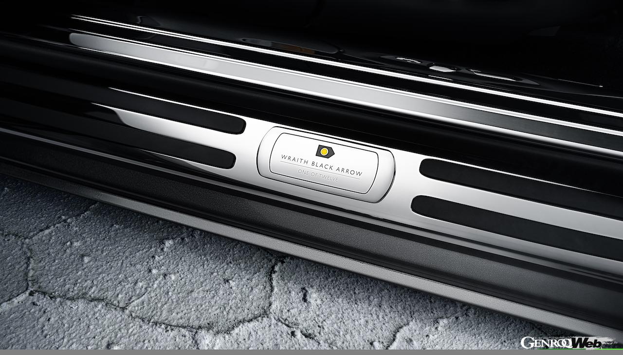12台が限定製造される、ロールス・ロイス「ブラック・バッジ レイス ブラックアロー」のインテリア。