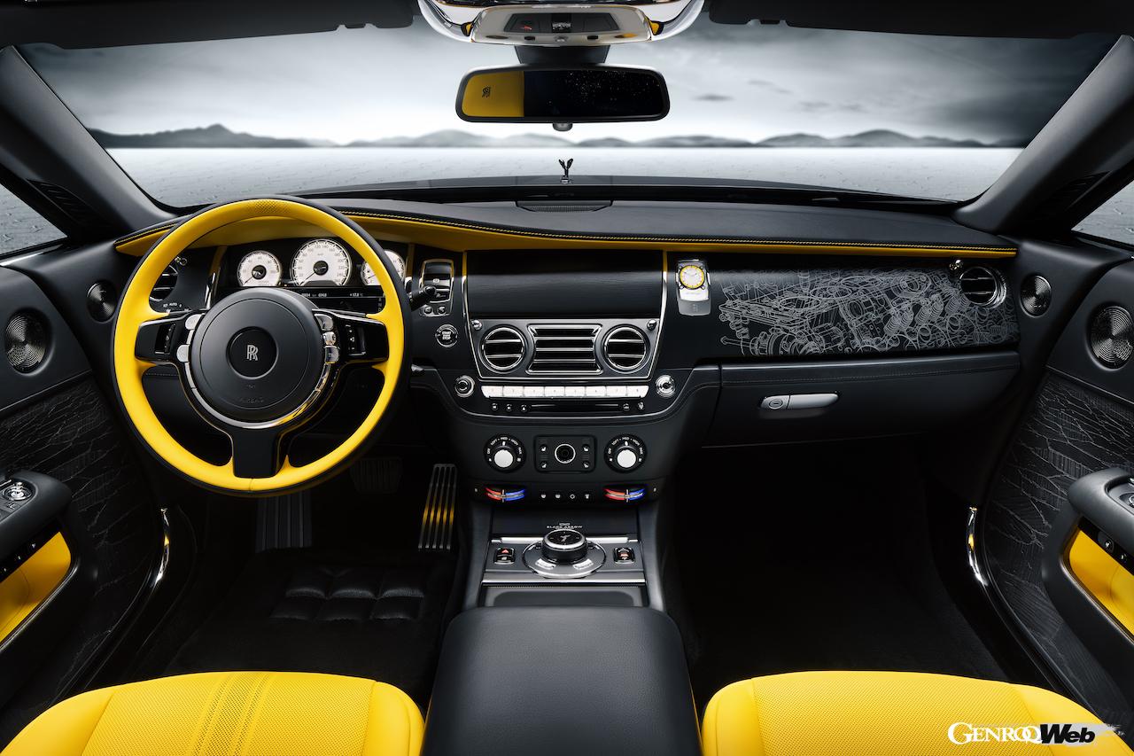 12台が限定製造される、ロールス・ロイス「ブラック・バッジ レイス ブラックアロー」のインテリア。