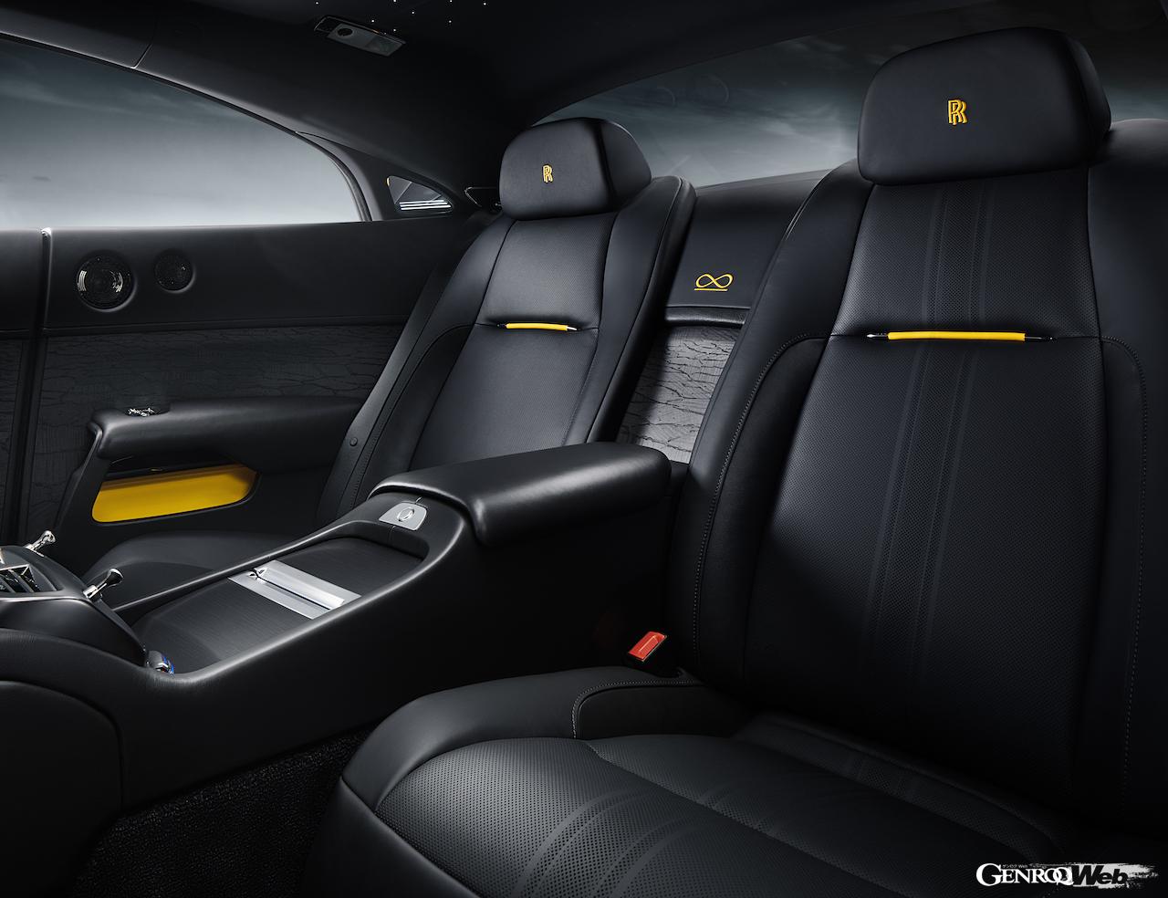 12台が限定製造される、ロールス・ロイス「ブラック・バッジ レイス ブラックアロー」のインテリア。