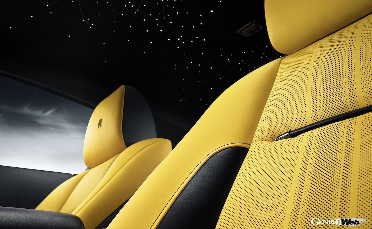 12台が限定製造される、ロールス・ロイス「ブラック・バッジ レイス ブラックアロー」のインテリア。