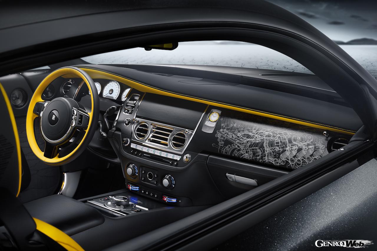 12台が限定製造される、ロールス・ロイス「ブラック・バッジ レイス ブラックアロー」のインテリア。