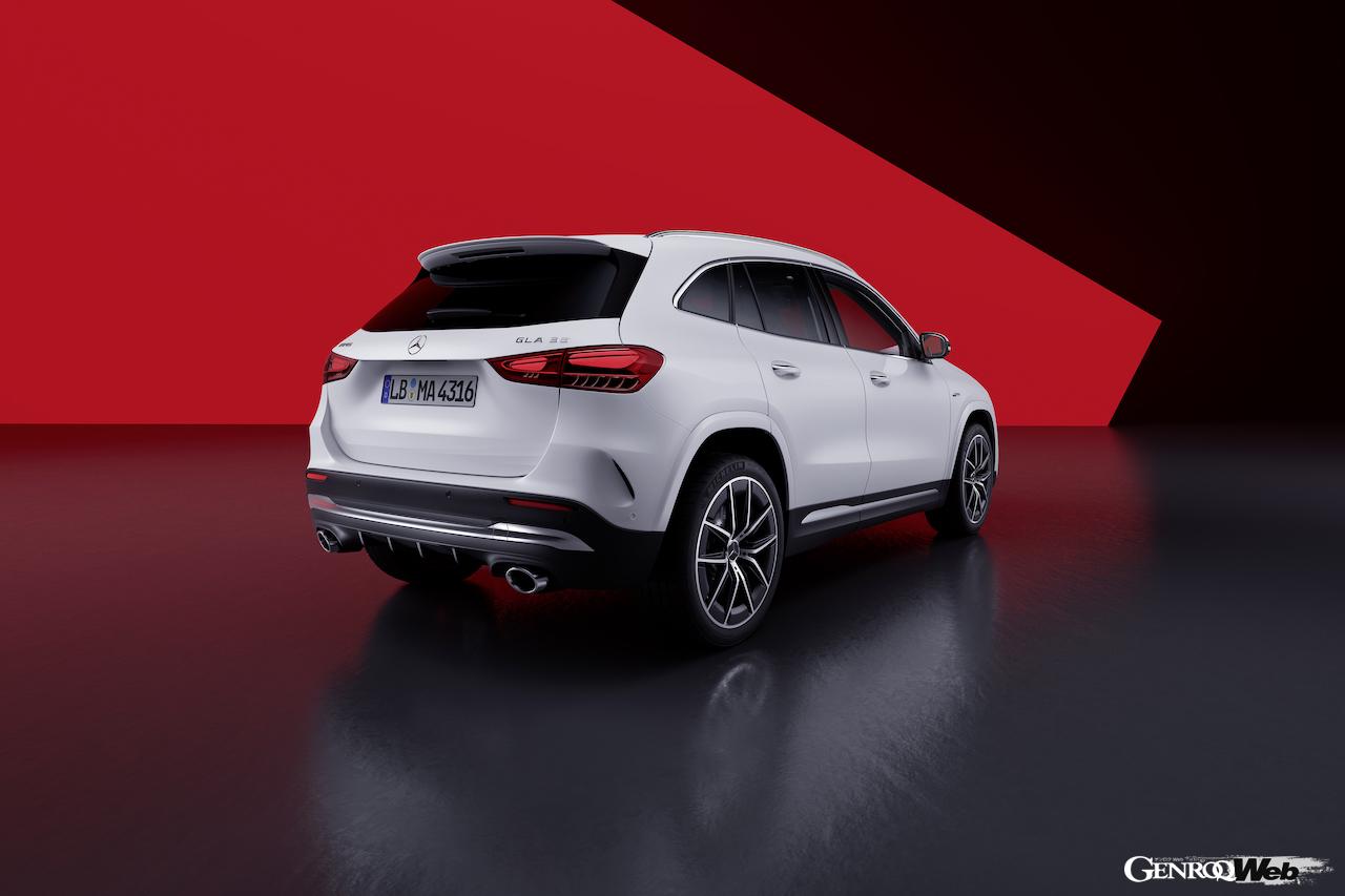 フェイスリフトが行われた「メルセデスAMG GLA 35 4MATIC」のエクステリア。