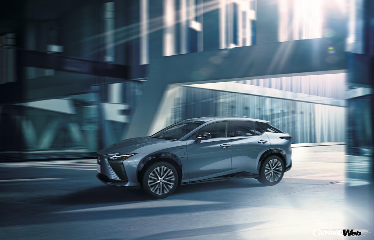 レクサス初のBEV専用モデルとして登場した「RZ450e」のエクステリア。