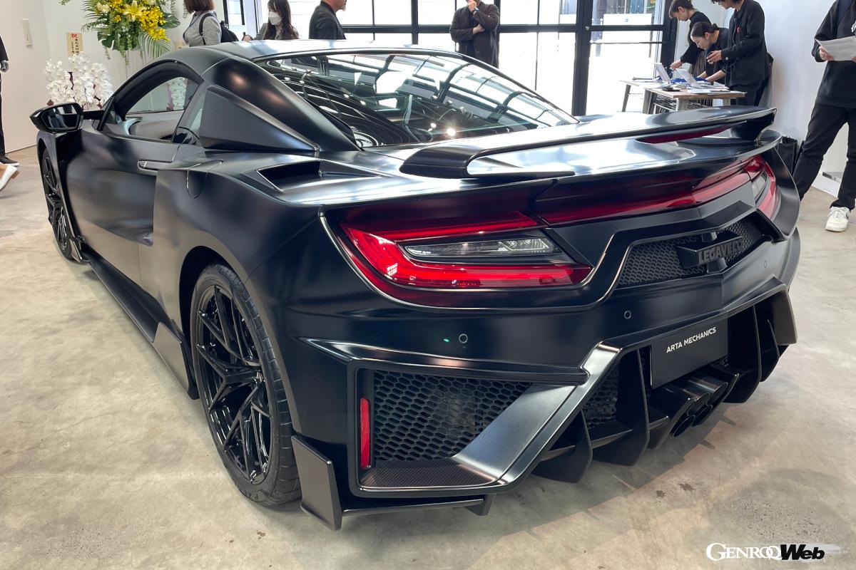 内覧会で展示されたリガヴェロとヴィゲイル。前者はホンダNSXを、後者はトヨタGR86をベースとしている。