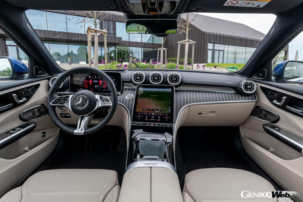 トランスミッションはC180が9速であるのに対し、318iは8速。ここまで多段化されていれば1速の違いはわずかかもしれないが、これも燃費に少なからず影響しているかもしれない。