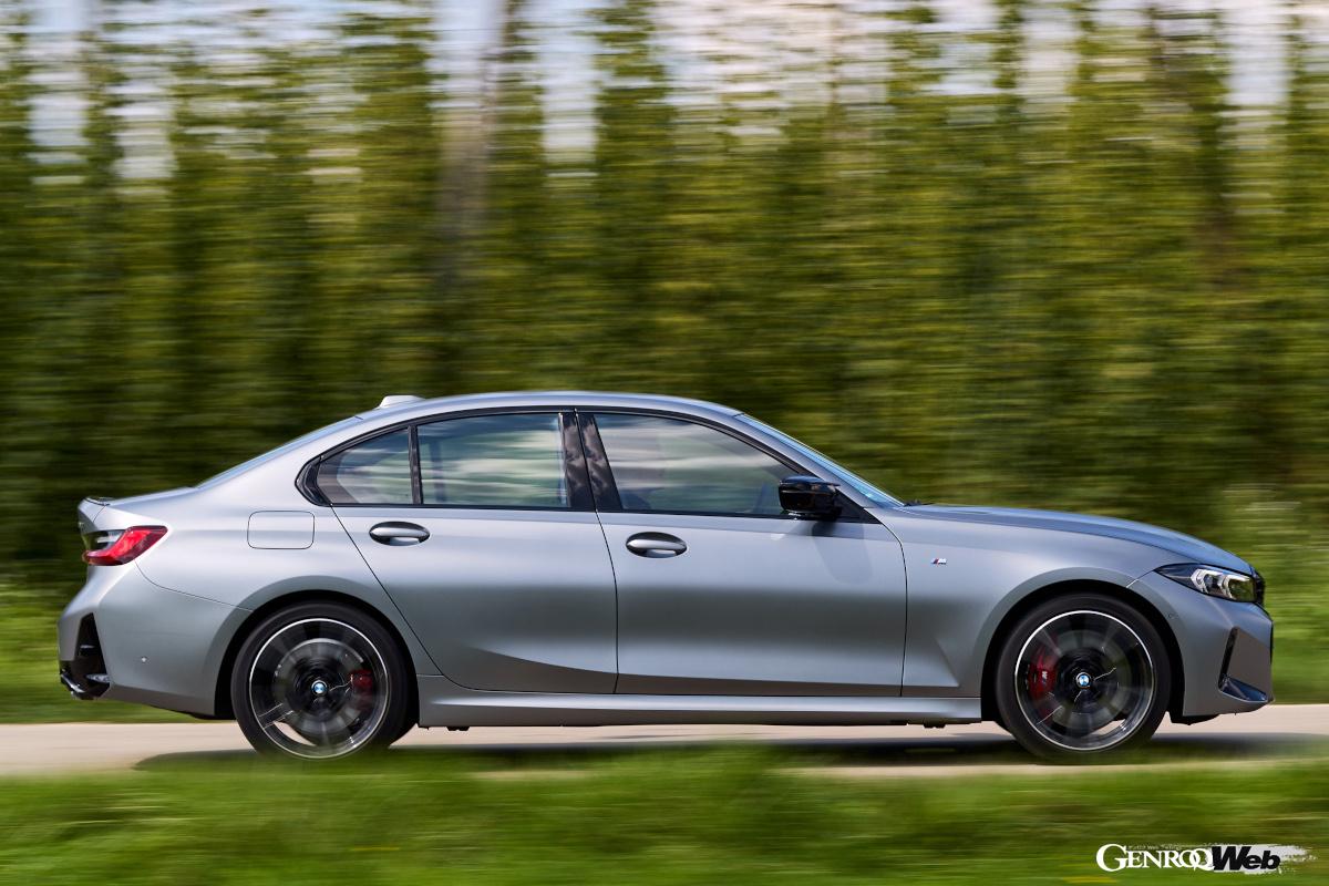 1.5リッターと2.0リッターと排気量に差があるものの、エンジンの性能比較ではチューニングもあって小排気量のC180が優勢。※3シリーズの写真は340i xDriveのもの。