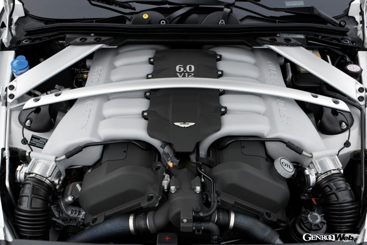 贅沢な6.0リッター12気筒エンジンはアナタをさらに素晴らしい泥沼へと沈めてくれるオマケの悦びとして捉えよう。