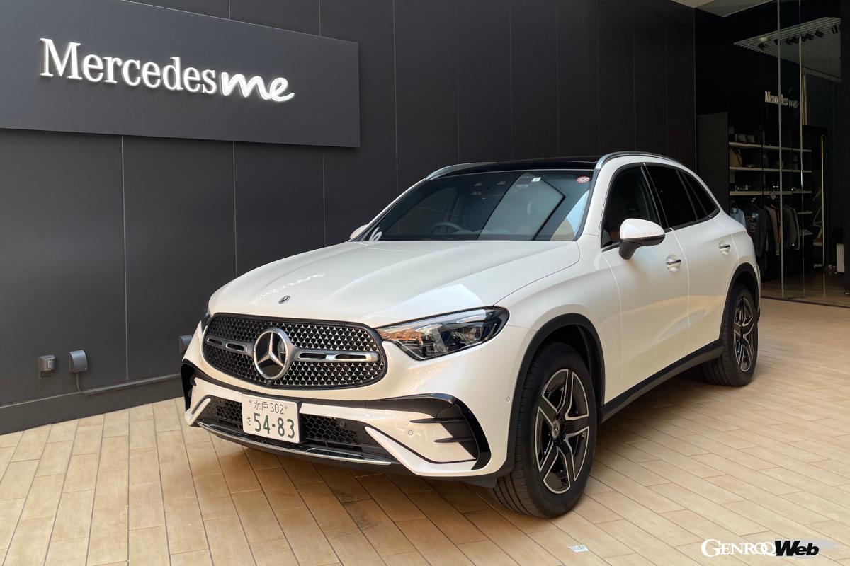 2015年にミドルサイズ・プレミアムSUVとしてデビュー、260万台を販売したGLCが、初のフルモデルチェンジにより2代目に進化した。