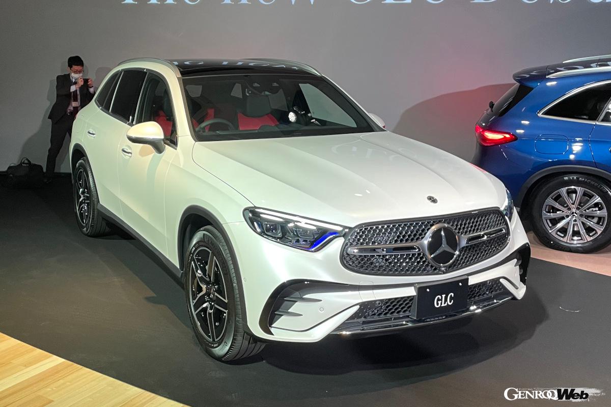 2015年にミドルサイズ・プレミアムSUVとしてデビュー、260万台を販売したGLCが、初のフルモデルチェンジにより2代目に進化した。