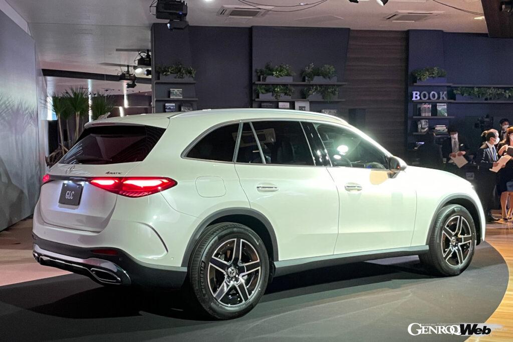 エッジを排した滑らかなデザインを採用したことで、力強く表情豊かなボディデザインを実現。さらに、Cd値0.29と、優れた空力性能も手にしている。