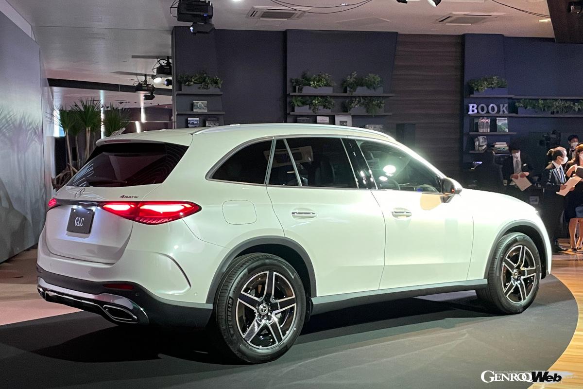 エッジを排した滑らかなデザインを採用したことで、力強く表情豊かなボディデザインを実現。さらに、Cd値0.29と、優れた空力性能も手にしている。