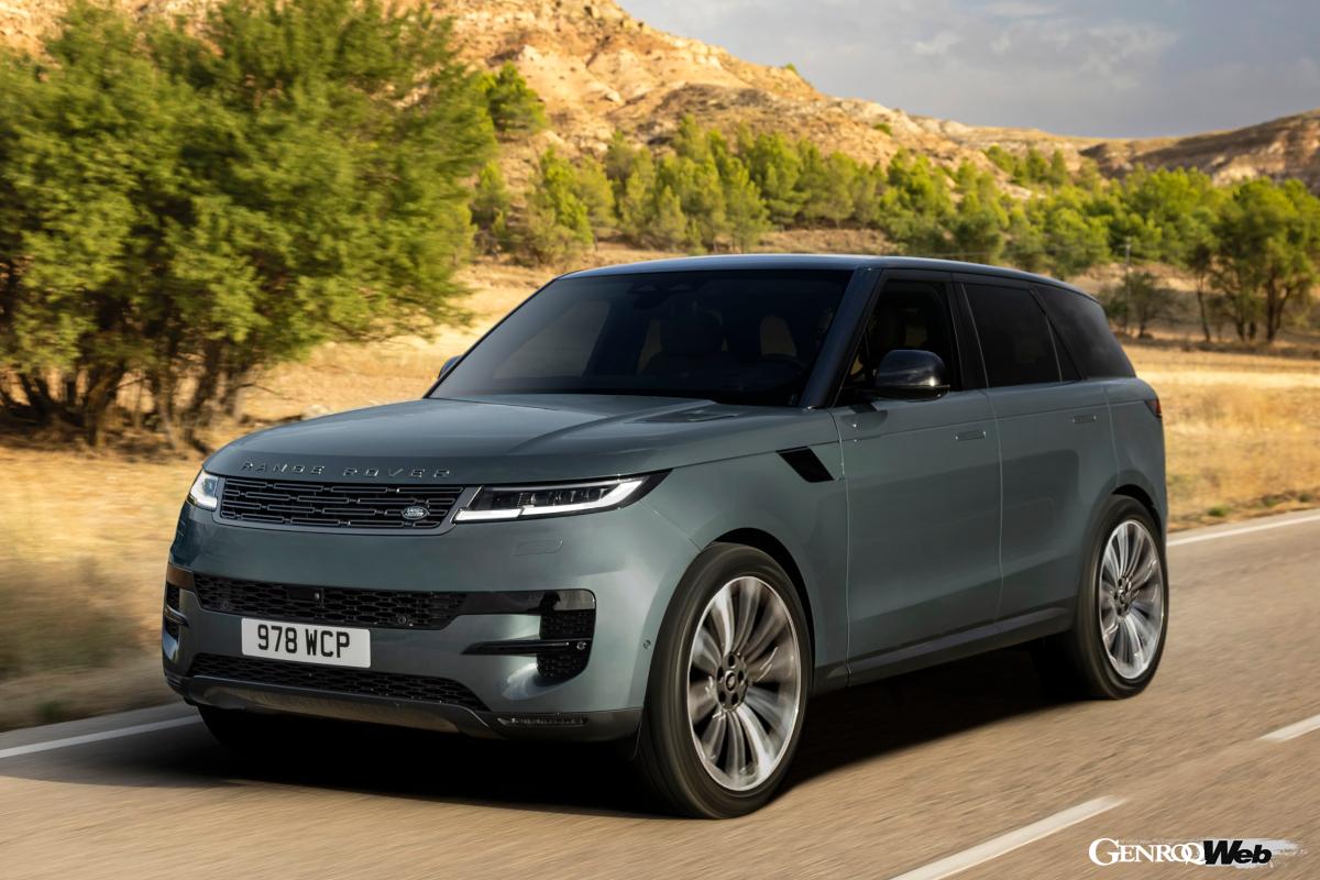 3.0リッター直6ツインターボを搭載するレンジローバー スポーツ。GLEが搭載するのは2.0リッター直4ターボで最高出力は28PS差、最大トルクも100Nm差でレンジローバー スポーツが上回る。