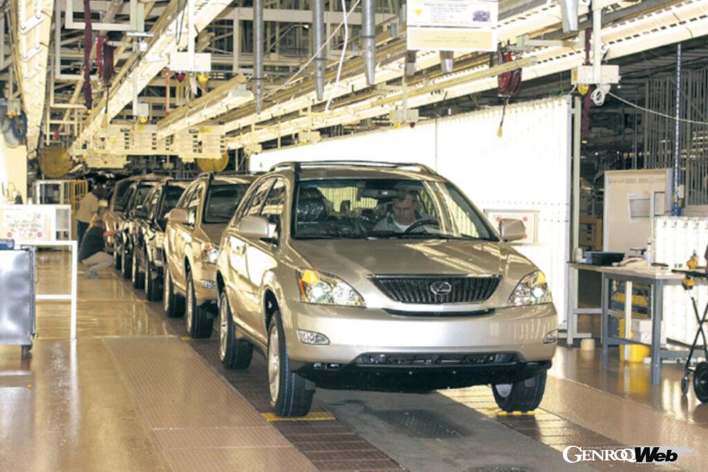 2003年、トヨタ・モーター・マニュファクチャリング・カナダのレクサス生産ライン。
