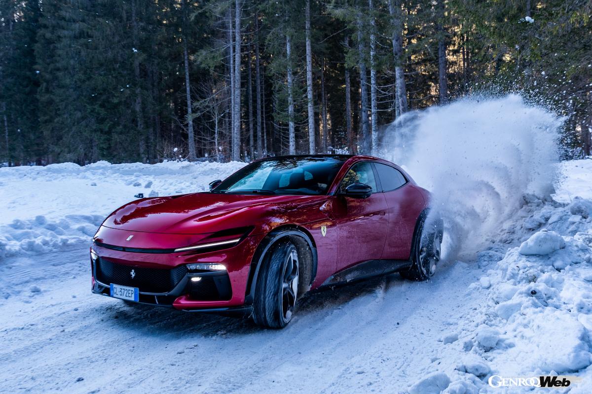 雪道を試す機会も得たが、スリッピーな道での完璧なトルク配分、またマネッティーノのモードによって安定志向からオーバーステアまで自由自在の走りを披露してくれた。