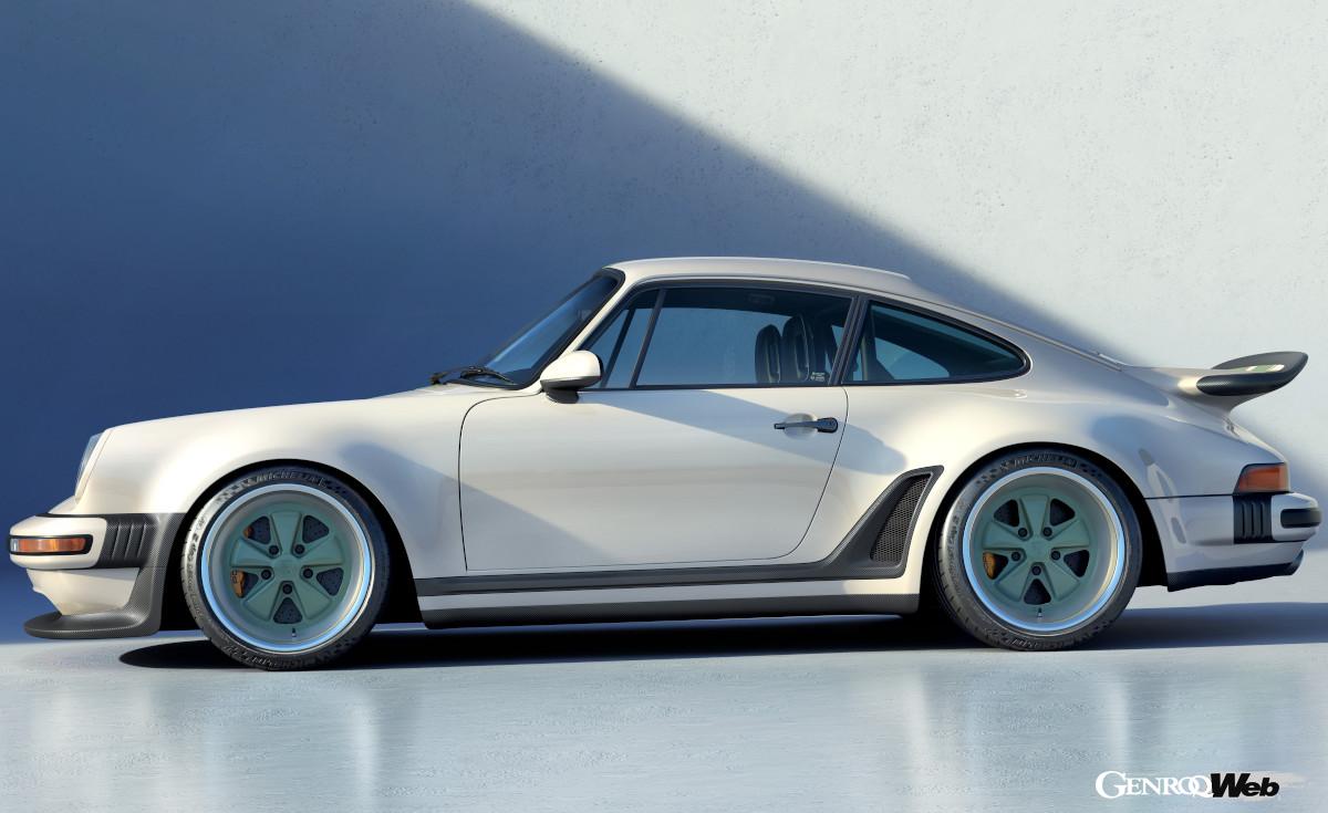 ワイドトレッドが際立つリアは、カーボン製のホエール テール リアスポイラー、ルーバーバンパー、ツインエキゾーストパイプが美しい。