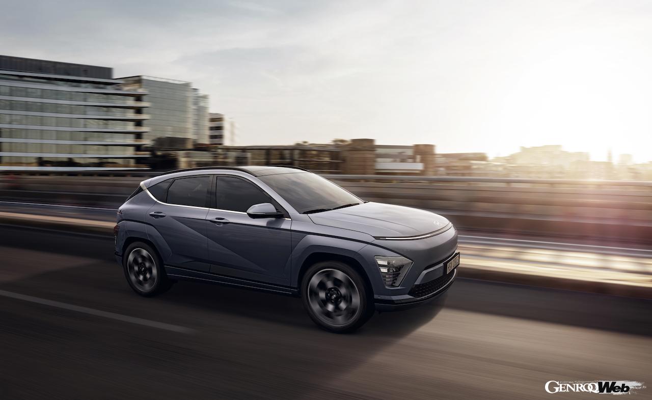 2代目に進化したBEV仕様「ヒョンデ コナ エレクトリック」の走行シーン。