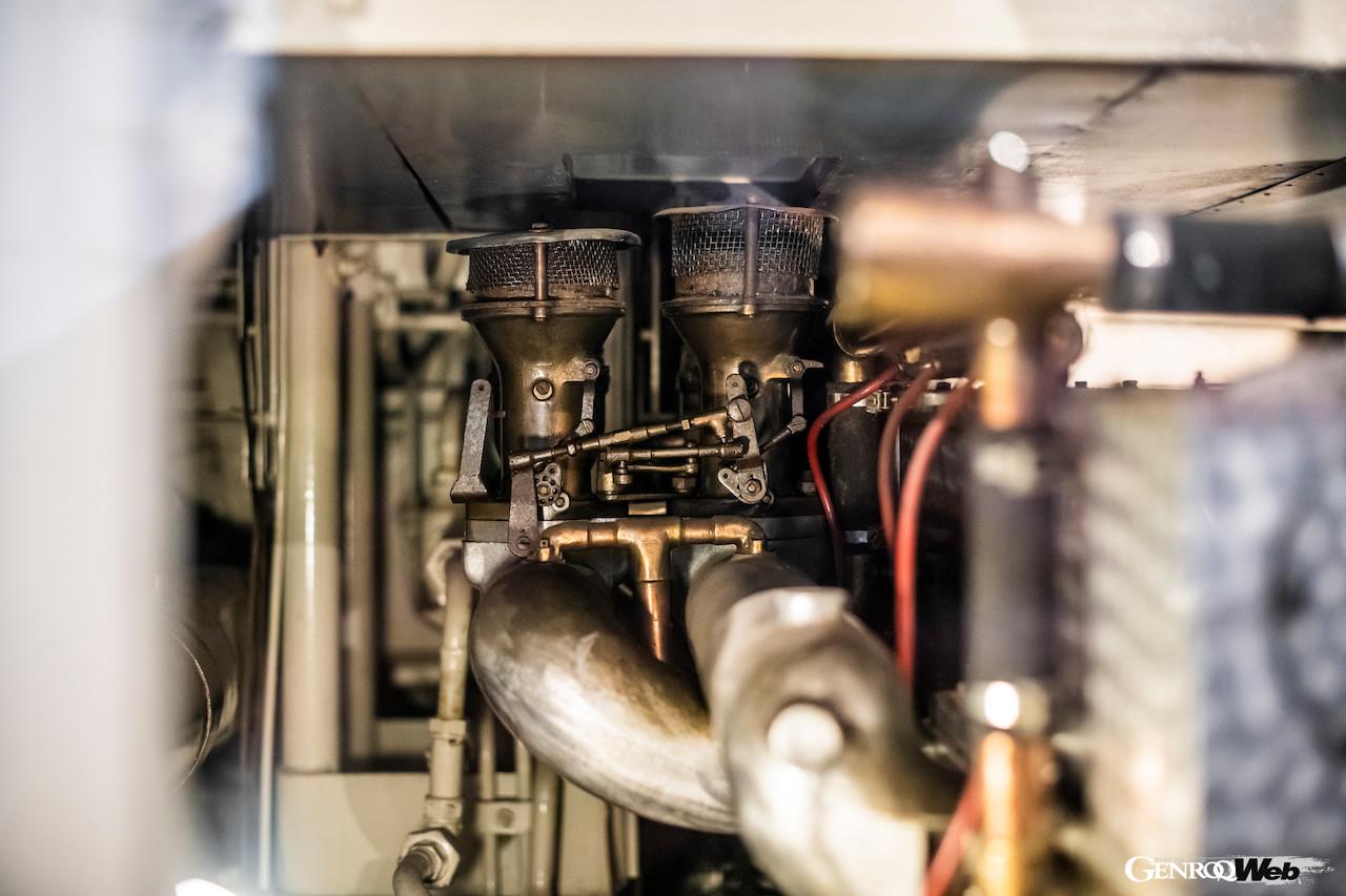 ロワイヤル用直8エンジンの再利用先として、エットーレ・ブガッティが開発した鉄道車両「ブガッティ オートレール」。