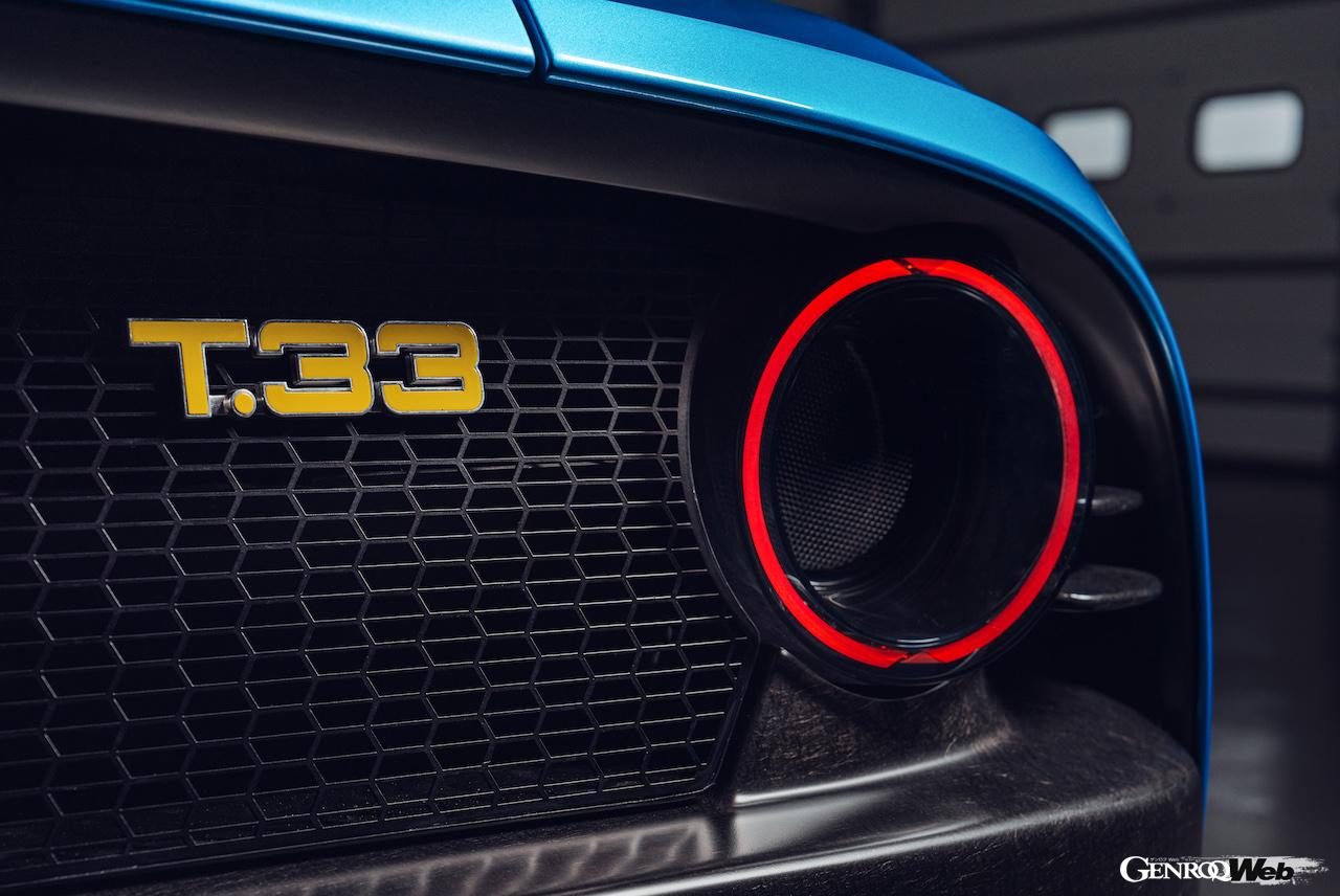 着脱式ルーフを備えた「ゴードン・マレー・オートモーティブ T.33 スパイダー」のエクステリア。