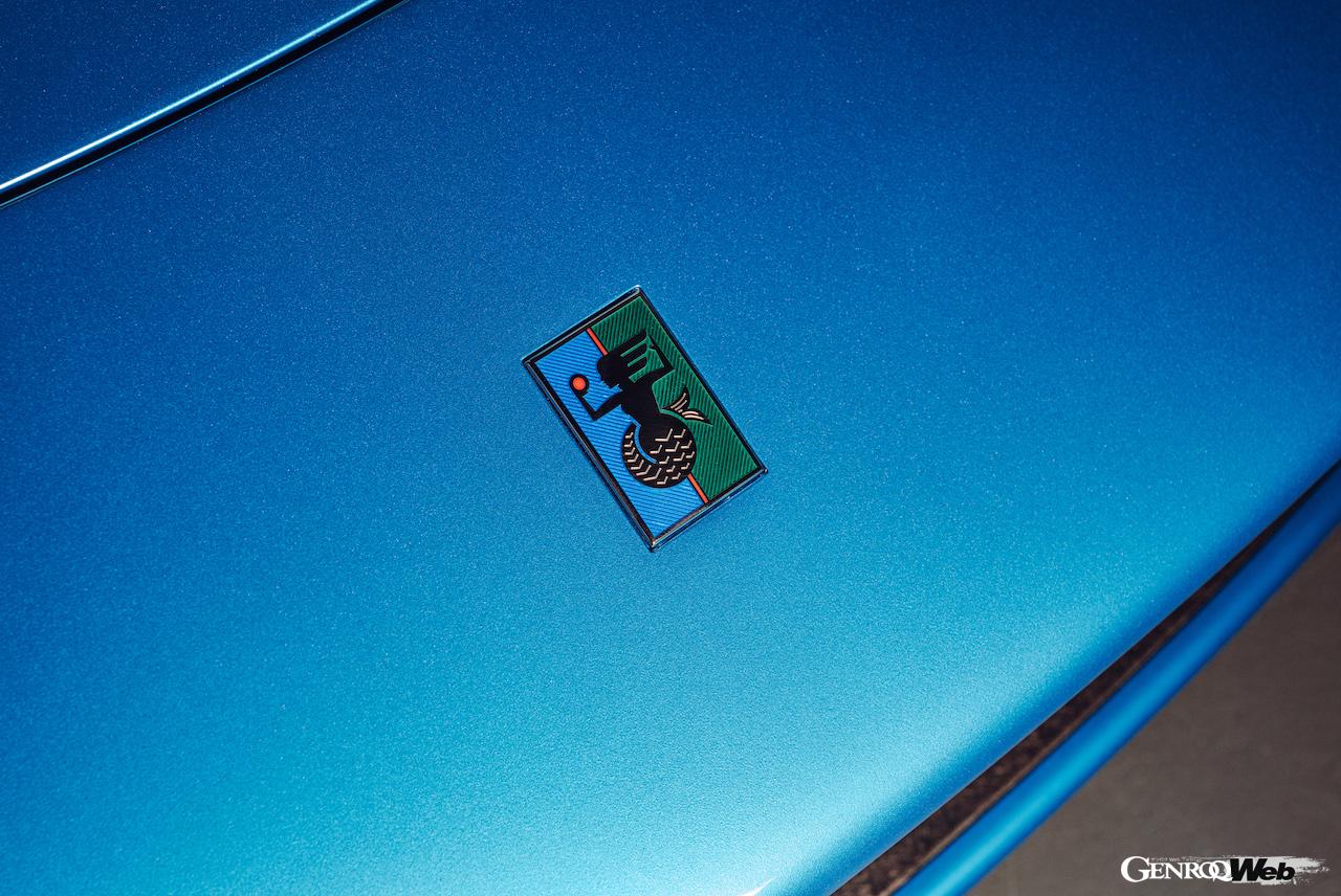 着脱式ルーフを備えた「ゴードン・マレー・オートモーティブ T.33 スパイダー」のエクステリア。