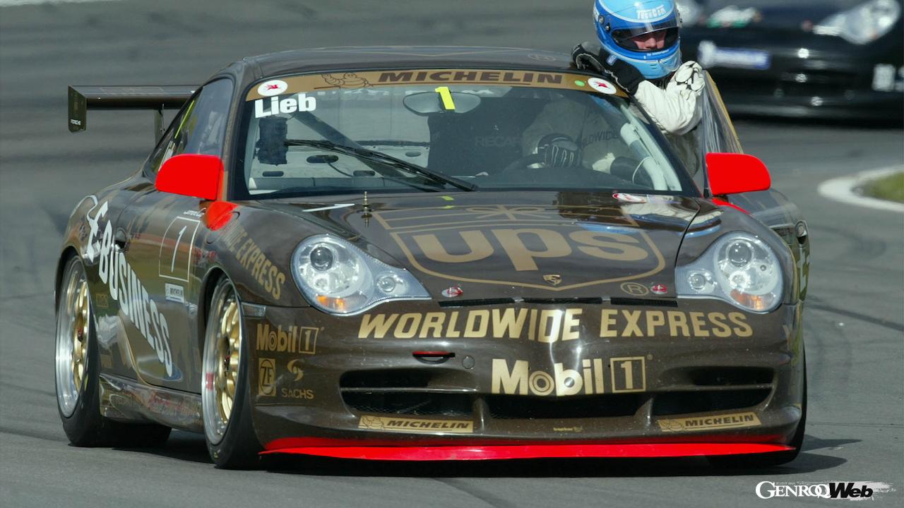 タイプ996ベースの ポルシェ 911 GT3 カップは、873台が製造された。