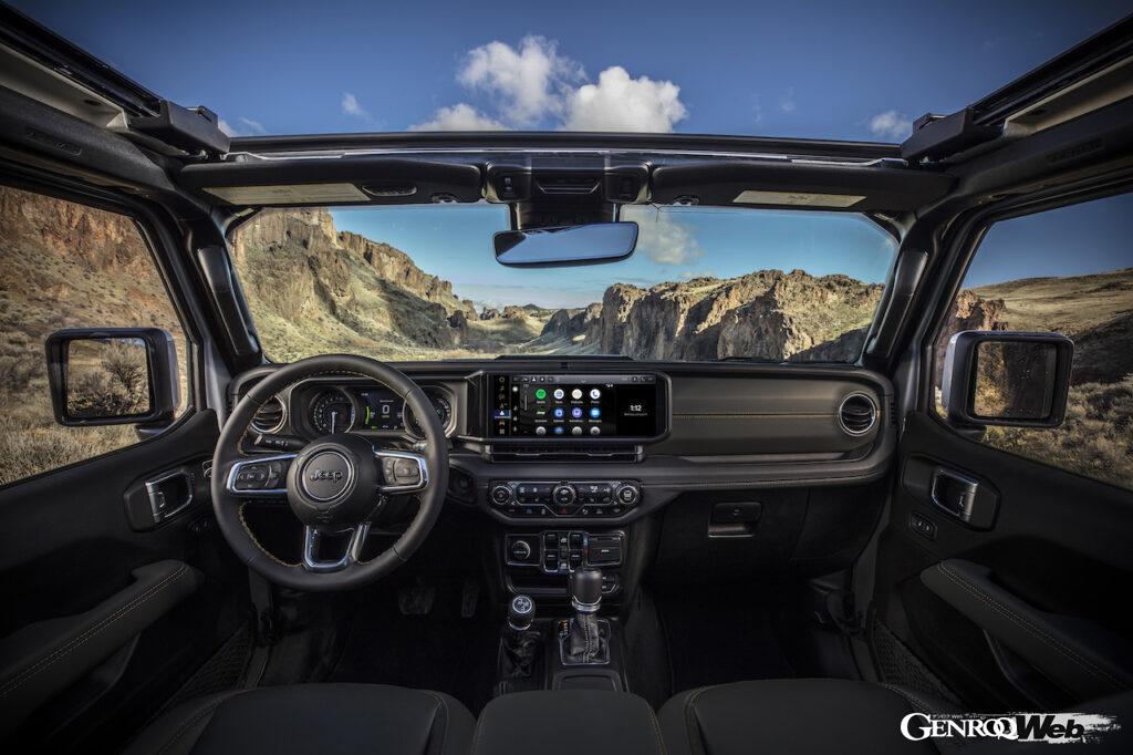 2024年モデル「ジープ ラングラー」のインテリア。