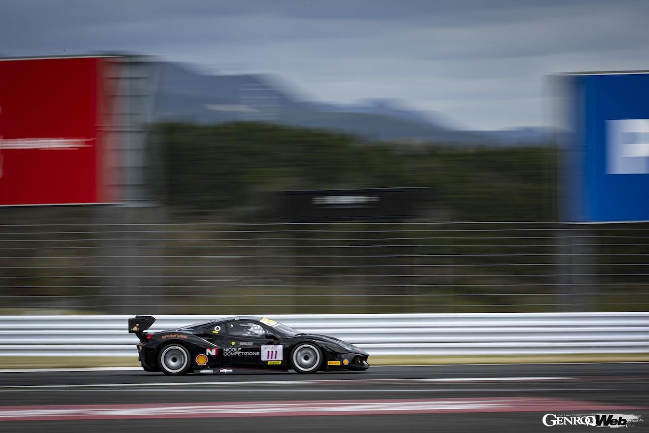 富士スピードウェイで開幕した「フェラーリ・チャレンジ・トロフェオ・ピレリ・ジャパン」には、20台以上の488 チャレンジ EVOが参戦した。