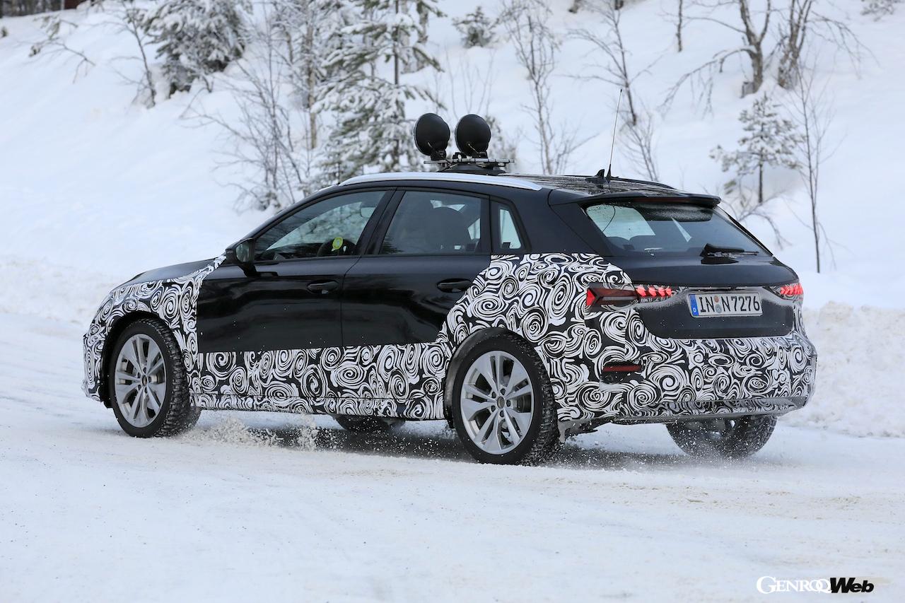 軽めのカモフラージュで、公道テストを行うアウディ A3のフェイスリフト仕様。