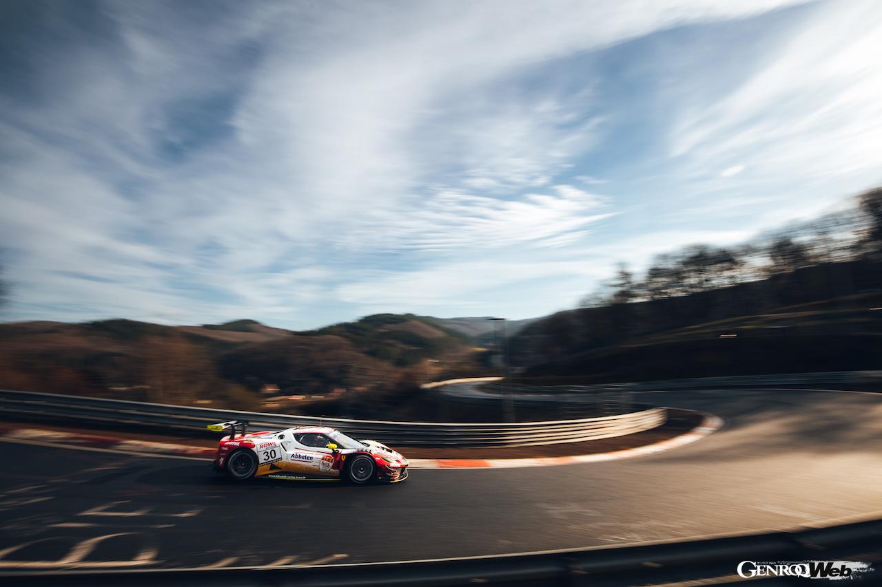 ニュルブルクリンク耐久シリーズの2023年開幕戦から投入された296 GT3。第3戦にも3つのチームから3台の296 GT3がエントリーしている。