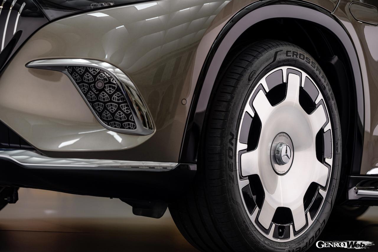 最高級フル電動SUV「メルセデス・マイバッハ EQS 680 SUV」のエクステリア。